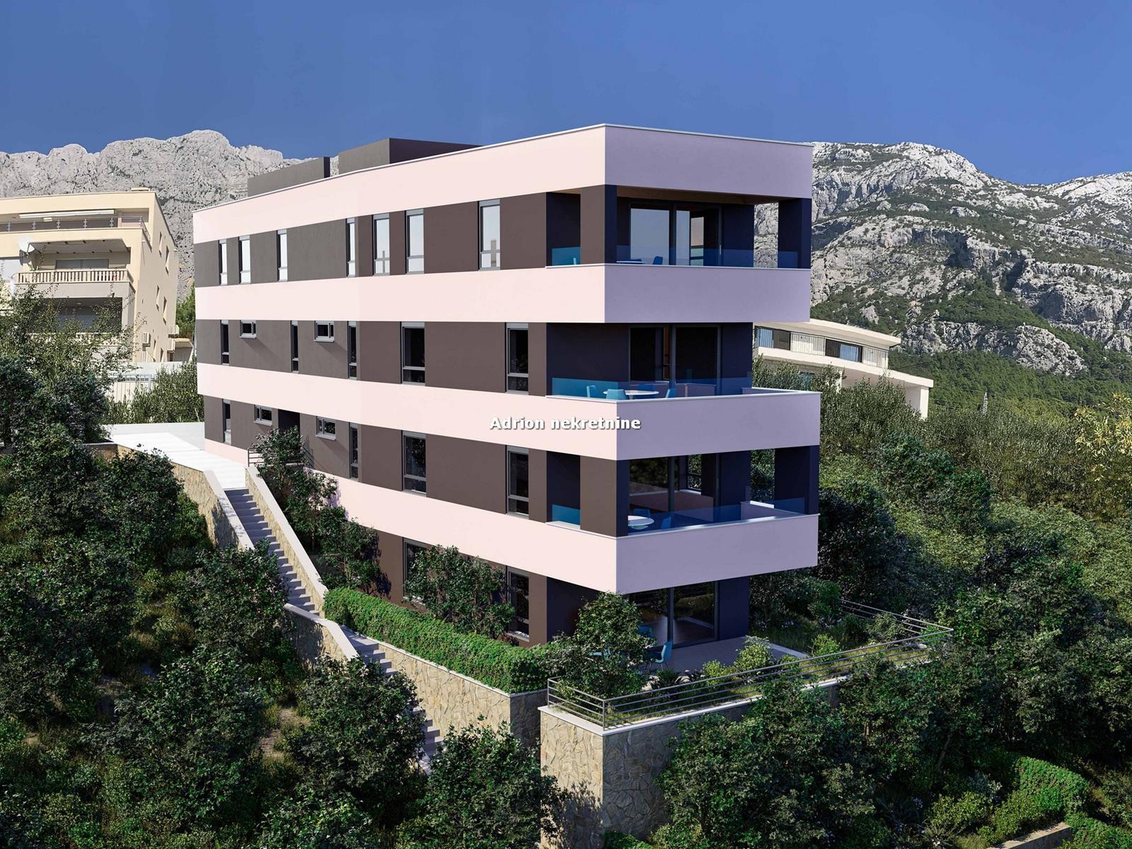 Apartments with parking place Makarska